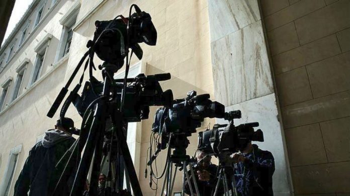 Άρχισε η αποσφράγιση των φακέλων για τις τηλεοπτικές άδειες