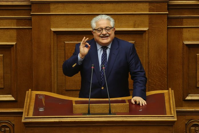 Κ. Τζαβάρας: Η κυβέρνηση πειθήνια στις υποδείξεις δανειστών