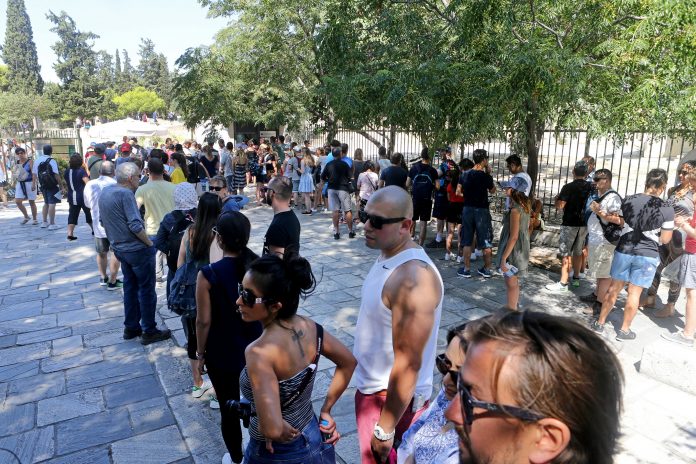 Suddeutsche Zeitung: Η Ελλάδα βιώνει ένα 