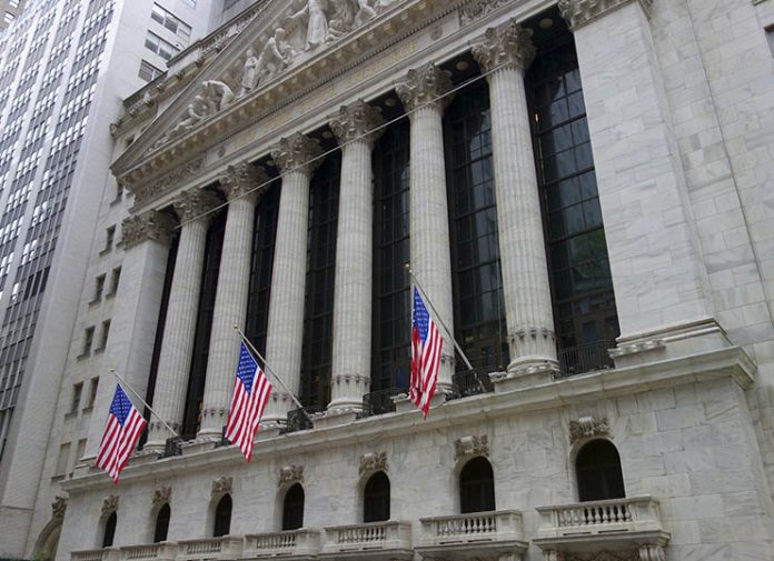 Ρεκόρ Dow Jones: Έκλεισε πάνω από τις 25.000 μόναδες.