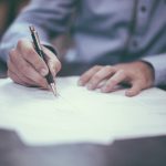 Στα 1.100 ευρώ ο μισθός για έναν νεοπροσλαμβανόμενο χωρίς προϋπηρεσία στον ΟΛΠ ΟΠΕΚΑ: Οι καταβολές των προνοιακών επιδομάτων