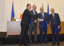 Γ. Σταθάκης: Οι υποδομές φυσικού αερίου στο Israel Business Conference Γ. Σταθάκης: Παρουσίαση στο Israel Business Conference των μεγάλων έργων υποδομών φυσικού αερίου στα οποία συμμετέχει η Ελλάδα