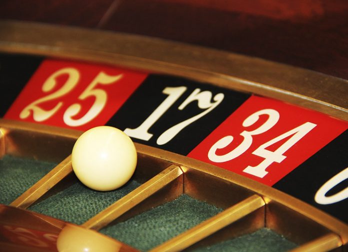 Μπαίνει φως στα καζίνο