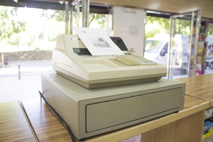 Τα πρόστιμα για αποδείξεις και «πειραγμένες» μηχανές