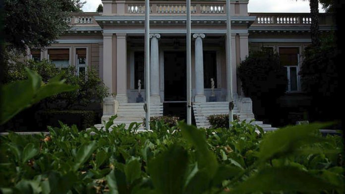 Το Γραφείο Τύπου του πρωθυπουργού για τη μήνυση Σαμαρά