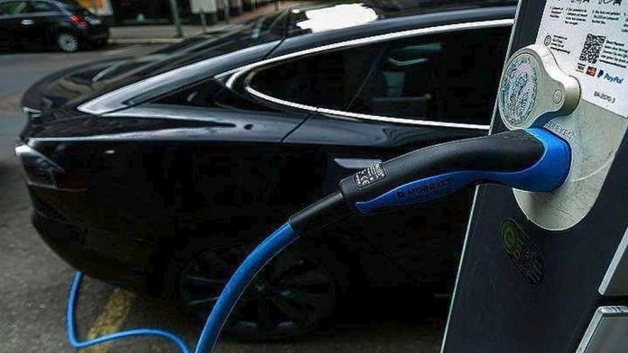 ΕΕ: Μέτρα για στροφή των αυτοκινήτων στα εναλλακτικά καύσιμα