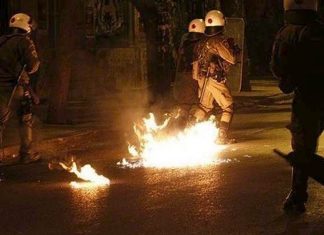 Επιθέσεις με μολότοφ στα Εξάρχεια