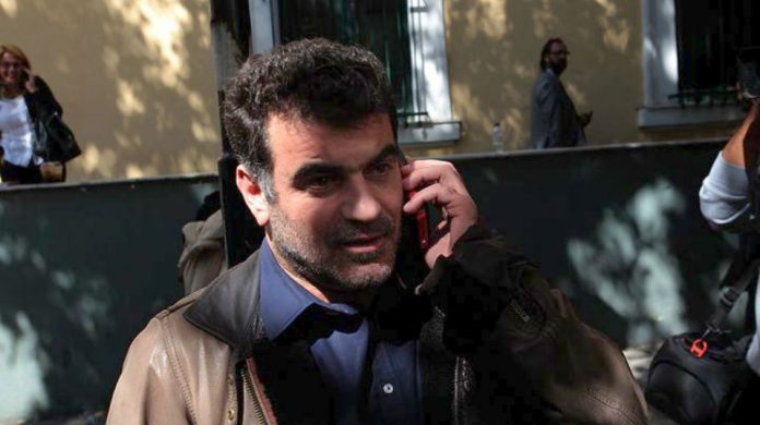 Συνελήφθη ο Κ. Βαξεβάνης μετά από μήνυση του Αντώνη Σαμαρά Συνελήφθη ο Κ. Βαξεβάνης μετά από μήνυση του Αντώνη Σαμαρά