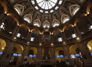 Ανοδική πορεία για τα διεθνή χρηματιστήρια