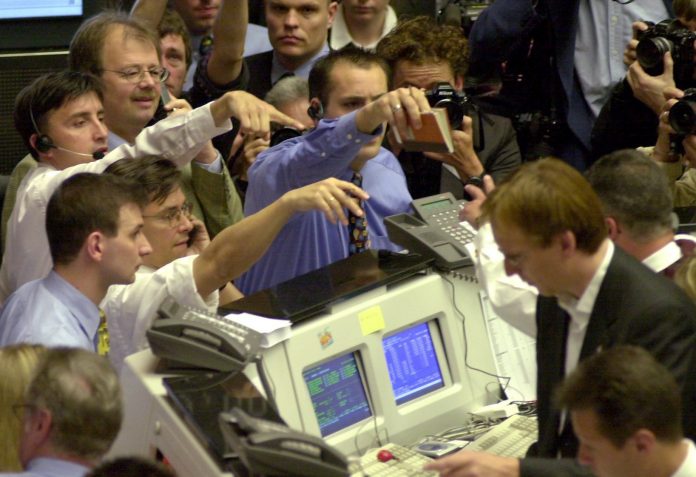 Μαζικές πωλήσεις μετοχών στην Ευρώπη