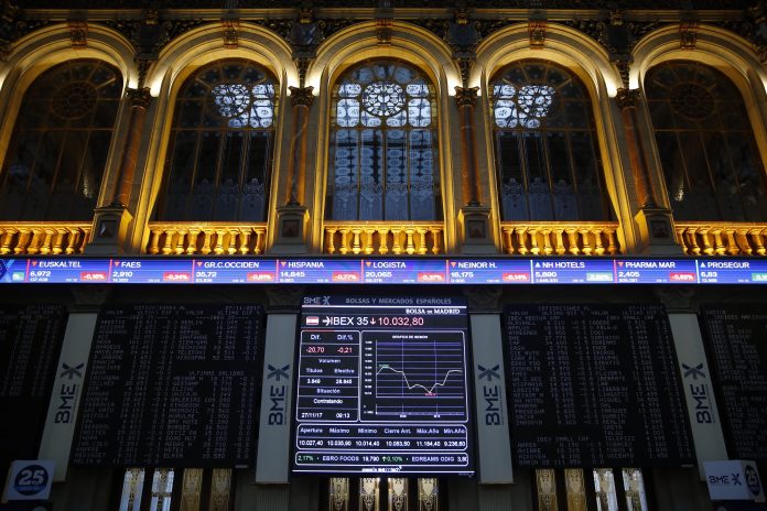 Σημαντικές εβδομαδιαίες απώλειες στις διεθνείς αγορές