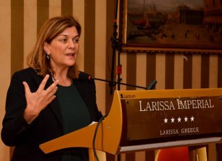 Απομάκρυνε από την κυβέρνηση την Ρ. Αντωνοπούλου ο Τσίπρας