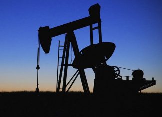 Άλμα καταγράφουν οι τιμές του αργού πετρελαίου καθώς χαλαρώνουν τα μέτρα περιορισμού