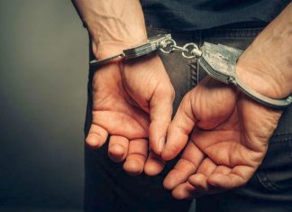 Συλλήψεις και κατ΄ οίκον έρευνες από την Αντιτρομοκρατική