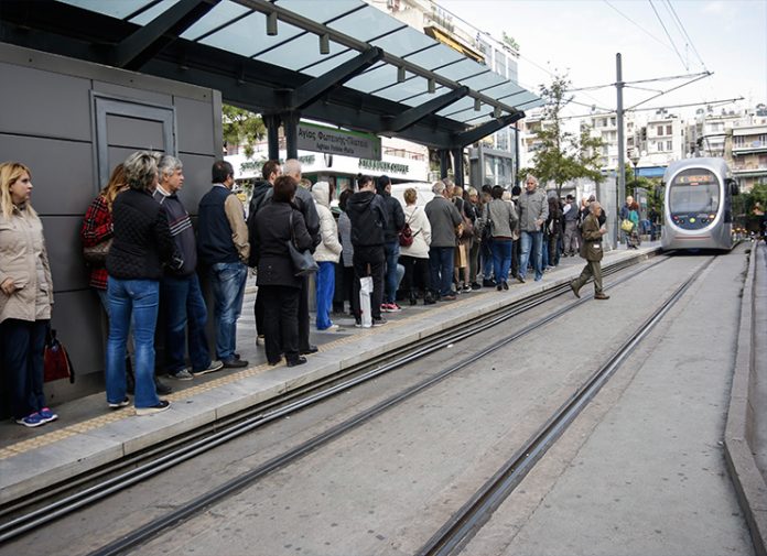 Αλλαγές στα δρομολόγια του τραμ λόγω παρέλασης