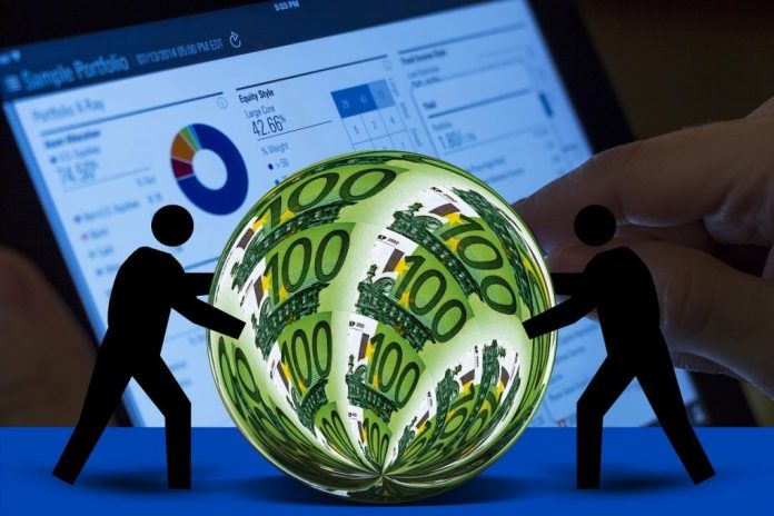 Στα 1,2411 δολάρια η ισοτιμία ευρώ/δολαρίου