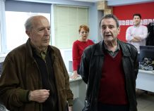 Το ΑΠΕ-ΜΠΕ τίμησε τον Θόδωρο Καρζή Το ΑΠΕ-ΜΠΕ τίμησε τον Θόδωρο Καρζή