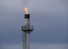 Σιγκαπούρη: Αυξάνονται οι τιμές πετρελαίου στις ασιατικές αγορές Σιγκαπούρη: Αυξάνονται οι τιμές πετρελαίου στις ασιατικές αγορές