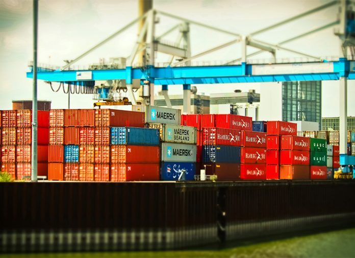 Navios Containers: Προβαίνει σε αγορά μεταχειρισμένου πλοίου