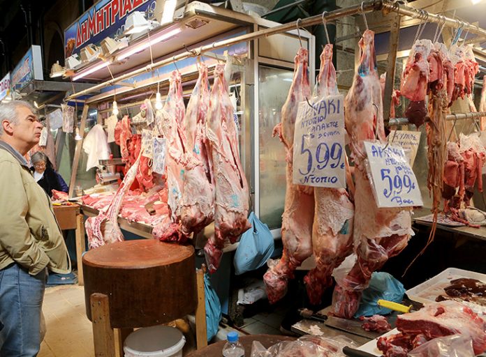 Υποχώρηση κατά 1,8% αναμένεται να σημειώσει πασχαλινό τραπέζι