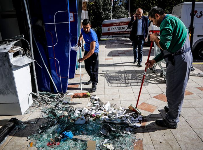 Κηφισιά: Ανατίναξαν ΑΤΜ αλλά δεν κατάφεραν να πάρουν τα χρήματα Κηφισιά: Ανατίναξαν ΑΤΜ αλλά δεν κατάφεραν να πάρουν τα χρήματα