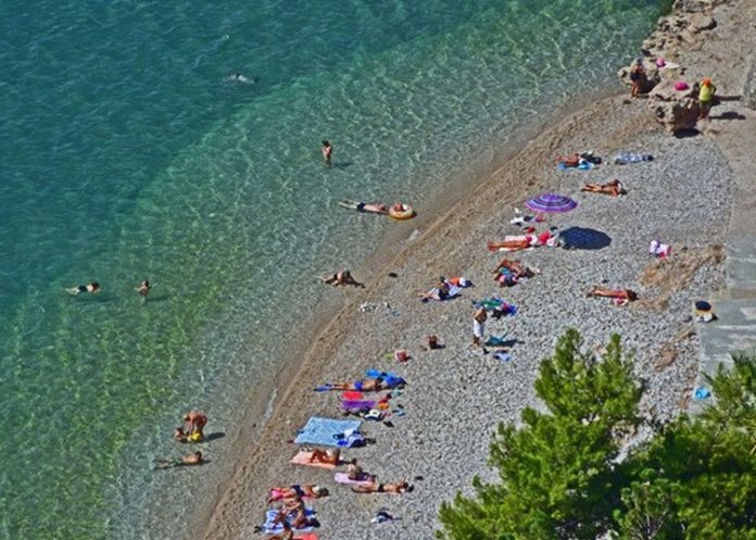 Ανοίγουν 16 Μαΐου οι οργανωμένες παραλίες-Πώς θα λειτουργήσουν