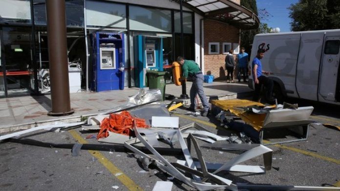 Ανατίναξαν ΑΤΜ στην εθνική οδό Αθηνών-Λαμίας