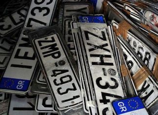 Επιστρέφονται για τις γιορτές οι πινακίδες κυκλοφορίας