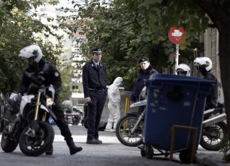 Επίθεση από κουκουλοφόρους στο Διοικητικό Πρωτοδικείο