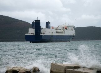 Πρόσκρουση πλοίου στο λιμάνι Σκάλας Αγκιστρίου