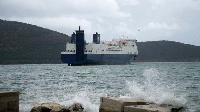 Πρόσκρουση πλοίου στο λιμάνι Σκάλας Αγκιστρίου