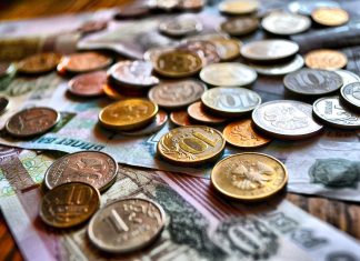 Στο χαμηλότερο επίπεδο από το 2016 η ισοτιμία του ρουβλιού