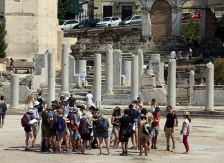 Ρεκόρ τουριστών στην Ελλάδα το 2017