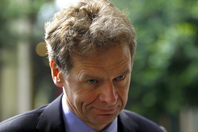 Τόμσεν: Μεταρρυθμίσεις και χρέος για έξοδο στις αγορές