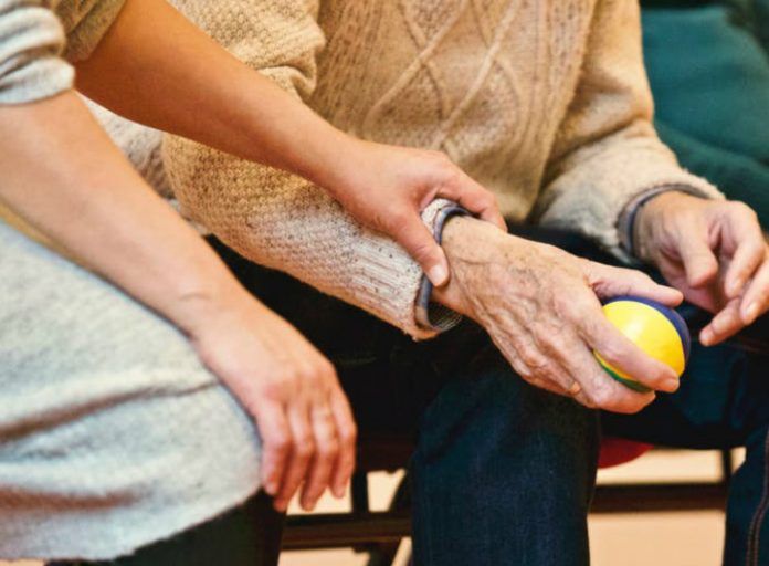 Ταχύτερα από τις προβλέψεις γερνάει ο ελληνικός πληθυσμός