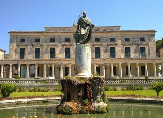 Κέρκυρα: «Βούλιαξε» το νησί για το Πάσχα