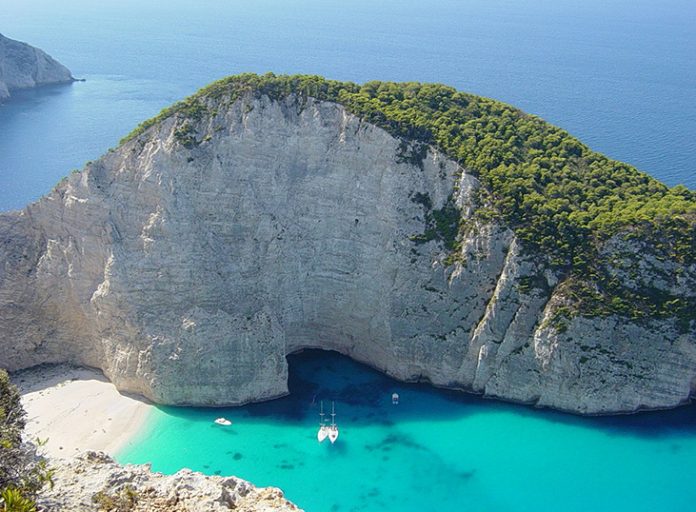 Η Ελλάδα στο πολυσέλιδο αφιέρωμα της Bild am Sonntag για τις καλοκαιρινές διακοπές