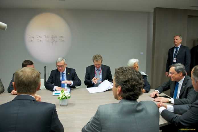 Κονταροχτυπιούνται στο Eurogroup: Μάχη χωρίς την Ελλάδα για τη συμμετοχή ΔΝΤ