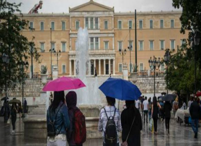 ΕΜΥ: Καταιγίδες και ...χαλάζι την Τρίτη