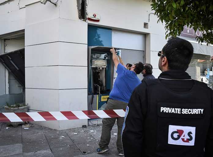 Άγνωστοι ανατίναξαν ATM στην εθνική οδό Αθηνών - Λαμίας
