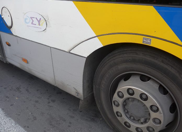 Φωτιά σε λεωφορείο του ΟΑΣΑ στη Νίκαια