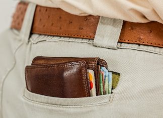 Αυστραλία: "Φρένο" στα μετρητά για συναλλαγές άνω των 10.000 δολαρίων