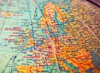 Financial Times: "Η ανταρσία στο Νότο θα τινάξει στον αέρα την Ερωζώνη"