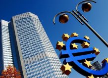 Την Τρίτη συναντήσεις του οικονομικού επιτελείου με επικεφαλής των Θεσμών