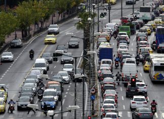 Καμία αλλαγή στα τέλη κυκλοφορίας λέει το ΥΠΟΙΚ