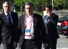 «Κουμπαρά ασφαλείας» για τις «στραβοτιμονιές» θέλουν οι δανειστές "Κουμπαρά ασφαλείας" για τις "στραβοτιμονιές" θέλουν οι δανειστές