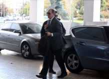 Παραδοχή Σταθάκη: Απιαστη η βενζίνη – Ολοταχώς στα 2,5 ευρώ Παραδοχή Σταθάκη: Απιαστη η βενζίνη - Ολοταχώς στα 2,5 ευρώ