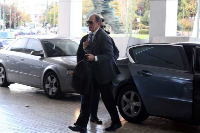 Παραδοχή Σταθάκη: Απιαστη η βενζίνη - Ολοταχώς στα 2,5 ευρώ