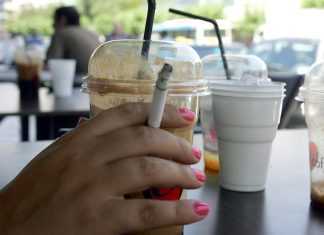 Τέλος με... τέλος στα πλαστικά, καλαμάκια, πιάτα μιας χρήσεως