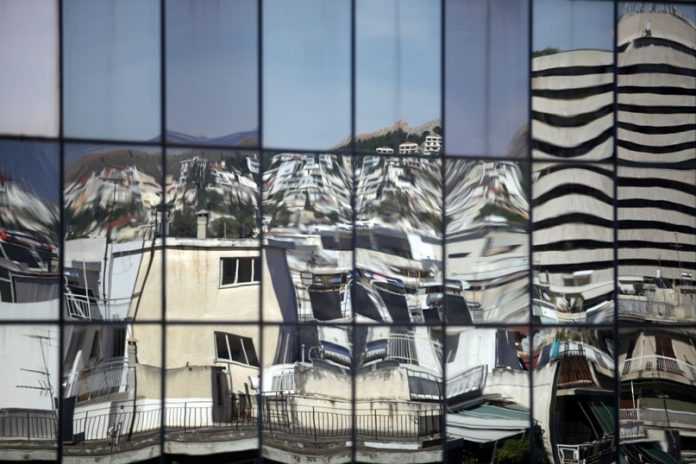 Με βέτο των δανειστών: Αυξήσεις - φωτιά σε αντικειμενικές και ΕΝΦΙΑ